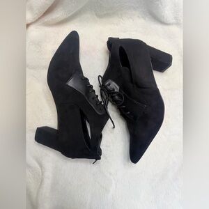 Comfortview Women's Black Lace-Up Heels